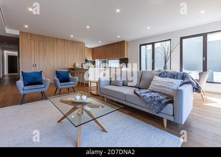 Modernes großes Wohnzimmer Interieur eines modernen Hauses in Australien Stockfoto