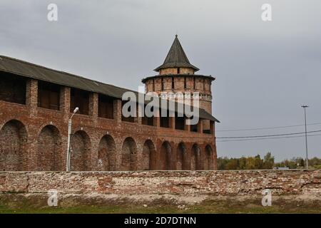 Kreml in Kolomna. Überreste einer Festung aus dem 16. Jahrhundert in der Stadt Kolomna im Osten der Region Moskau. Stockfoto