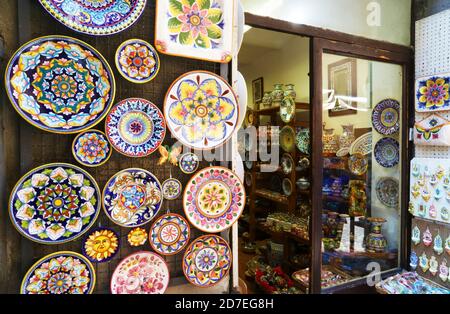 Keramik zum Verkauf in Orvieto Stockfoto