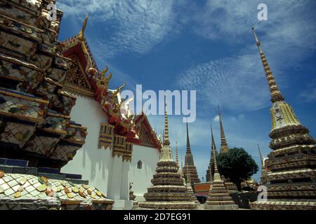 Der Wat Pho in ko ratanakosin in der Stadt Bangkok in Thailand in Southeastasia. Thailand, Bangkok, April 2001 Stockfoto