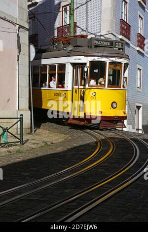 Seilbahn in Alfama, altes viertel von Lissabon Stockfoto