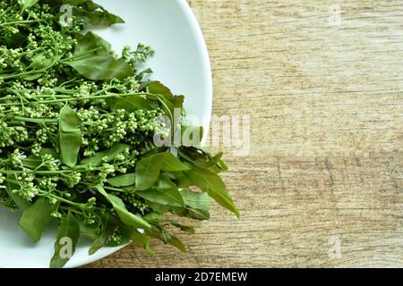 Siamese neem Tree Indian Gemüse Dipping mit süß und sauer Fischsoße Stockfoto