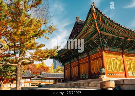 Deoksugung Palast im Herbst in Seoul, Korea Stockfoto