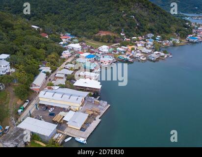 Luftaufnahme des Oakridge-Viertels von Roatan, Honduras. Stockfoto