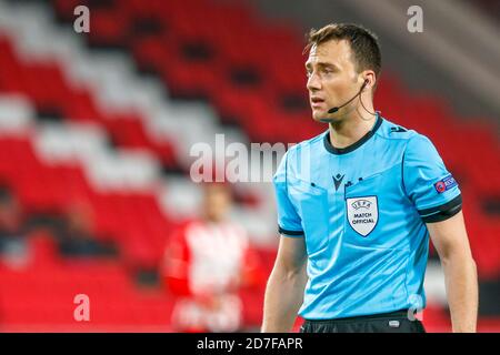 EINDHOVEN, 22-10-2020, Philips Stadion, Stadion des PSV, Europa League Saison 2020-2021. PSV - Granada Schiedsrichter Felix Zwayer Kredit: Pro Shots/Alamy Live News Stockfoto