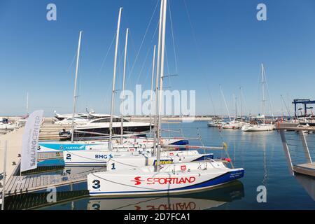 Tallinn, Estland - 19. JULI 2018: Yachten im neuen maritimen Erholungszentrum Haven Kakumae Marina. Stockfoto