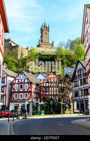 Dillenburg, Deutschland - April 22 2019: Blick auf Schloss Dillenburg, Fachwerkhäuser. Hessen, Deutschland Stockfoto