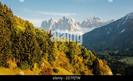 Alpenlandschaft auf der Geisler Geisler Gruppe in den Dolomiten Stockfoto