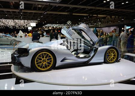 DUBAI, VAE - 16. NOVEMBER: Die Aspark Owl Sport elektrische Auto ist Auf der Dubai Motor Show 2019 Am 16. November 2019 Stockfoto