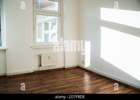 Klassische Alte Wohn-Apartment Zimmer Wand Und Fenster Stockfoto