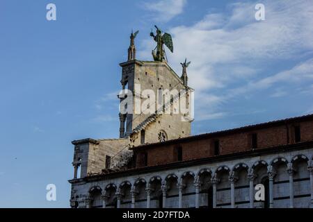 Blick auf die Kirche San Michele in Foro in Lucca Alt Stadt Stockfoto