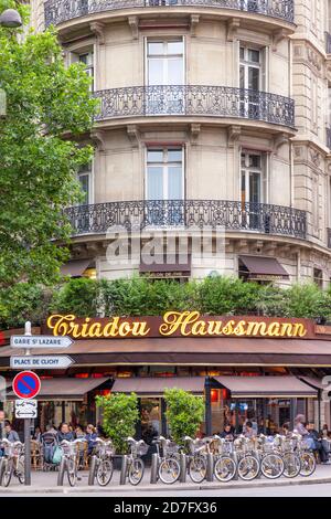 Triadou Haussmann: Französisches Restaurant und Café im 8. Arrondissement, Paris, Ile-de-France, Frankreich Stockfoto