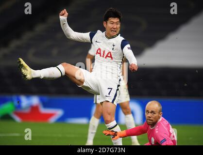 London, Großbritannien. Oktober 2020. Heung-Min Son erzielt im Europa League Spiel im New Tottenham Stadium, London, das 3. Tor für Spurs. London, England, 22. Oktober 2020. Tottenham Hotspur / LASK. Europa League. Kredit : Mark Pain / Alamy Stockfoto