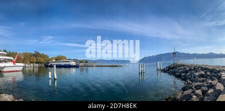 Panoramablick auf den Genfersee in Lausanne Stockfoto