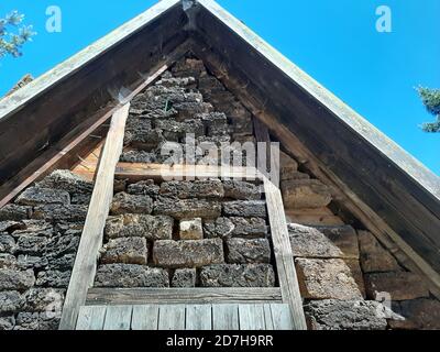 Giebel aus Torfsoden, Deutschland Stockfoto