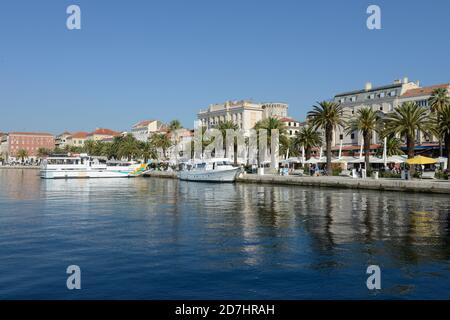 Riva Promenade ist der beliebteste und wichtigste öffentliche Ort in Split, Kroatien Stockfoto