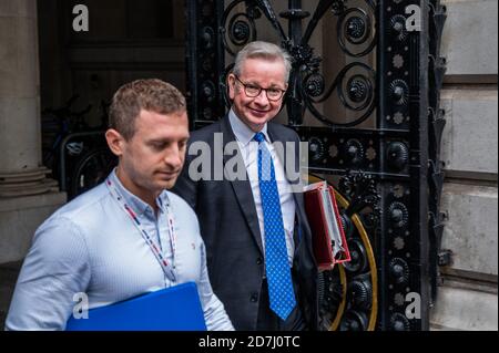 London, Großbritannien. Oktober 2020. Michael Gove kommt zurück in Downing Street. Kredit: Guy Bell/Alamy Live Nachrichten Stockfoto