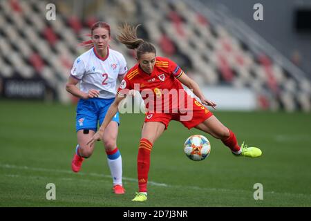 Newport, Großbritannien. Oktober 2020. Kayleigh Green von Wales Frauen in Aktion. UEFA Women's Euro 2022 Qualifying match, Wales Women gegen die Färöer-Inseln bei der Rodney Parade in Newport, South Wales am Donnerstag, den 22. Oktober 2020. PIC von Andrew Orchard/Alamy Live News Stockfoto