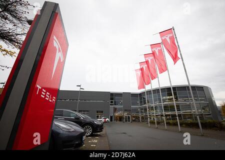 Hamburg, Deutschland. Oktober 2020. Außenansicht des neuen Tesla Service Centers. Quelle: Christian Charisius/dpa/Alamy Live News Stockfoto