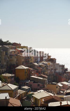 Schöne Manarola, Cinque Terre, Italien. Manarola ist eine kleine Stadt, eine Frazione der Gemeinde von Riomaggiore Stockfoto