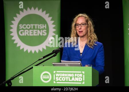 Edinburgh, Schottland, Großbritannien. Oktober 2020. Im Bild: Die Co-Vorsitzende der Scottish Green Party, Lorna Slater, enthüllt die Vorschläge der Partei für einen New Deal für Schottlands Arbeiter, bevor die Konferenz der Scottish Green Party an diesem Wochenende stattfindet. Quelle: Colin Fisher/Alamy Live News Stockfoto