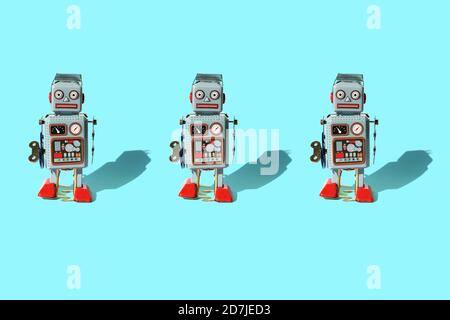 Studioaufnahme von drei Vintage-Roboter-Spielzeug Stockfoto
