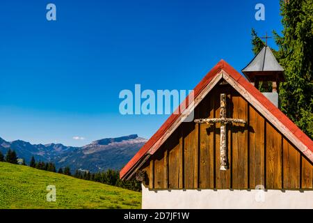 Österreich, Vorarlberg, Kapelle Heiliger Wendelin im Kleinwalsertal Stockfoto