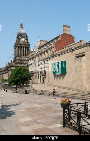 Barocker Uhrenturm am Rathaus von Leeds im Zentrum der Stadt Leeds, West Yorkshire, England. Stockfoto