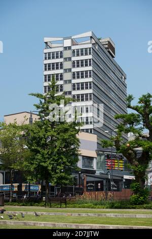 Hochhaus in der Nähe der Merrion Street Gardens in der Stadt Leeds, West Yorkshire, England. Stockfoto