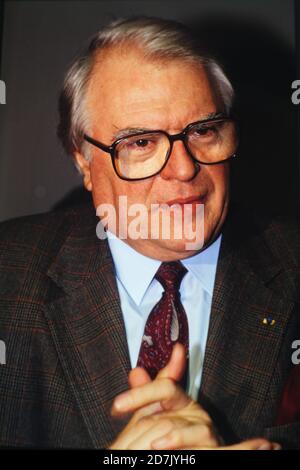 Porträt des französischen ehemaligen Premierministers Pierre Mauroy, Lyon, Frankreich, 90er Jahre Stockfoto