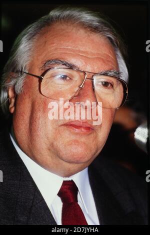 Porträt des französischen ehemaligen Premierministers Pierre Mauroy, Lyon, Frankreich, 90er Jahre Stockfoto