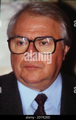 Porträt des französischen ehemaligen Premierministers Pierre Mauroy, Lyon, Frankreich, 90er Jahre Stockfoto