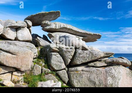 Verwitterte Granitfelsen auf den Inseln Peninnis Head, St Mary’s und Scilly Isles. Stockfoto