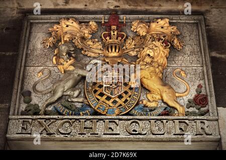 Wappen im ehemaligen Royal Exchecr Office, Parliament Square Edinburgh, Schottland. Stockfoto