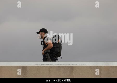 Fotojournalisten, Fotografen und Medien, die im Zielbereich der vierten Etappe der Vuelta a España 2020 arbeiten. Stockfoto