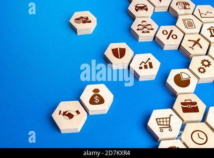 Sechseckige Formen mit Geschäftsattributen werden in einer einzigen Struktur gesammelt. Das Rezept für ein erfolgreiches Geschäftsmodell. Machen Sie ein neues Unternehmen. Manag Stockfoto