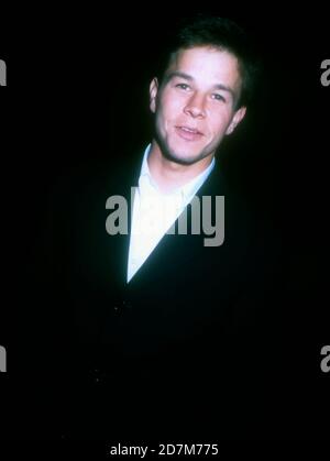 Los Angeles, Kalifornien, USA 10. April 1996 Schauspieler Mark Wahlberg nimmt am 10. April 1996 an der Vorführung von Universal Pictures 'Fear' in Los Angeles, Kalifornien, USA Teil. Foto von Barry King/Alamy Stockfoto Stockfoto