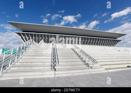 Tokio, Japan. Okt. 2020. Ein allgemeiner Blick auf das Tokyo Aquatics Center vor Beginn seiner großen Eröffnungszeremonie. Im kommenden Sommer finden hier die Olympischen und Paralympischen Spiele 2020 in Tokio statt, bei denen Schwimmen, Tauchen und künstlerische Schwimmwettbewerbe ausgetragen werden. Quelle: Rodrigo Reyes Marin/ZUMA Wire/Alamy Live News Stockfoto