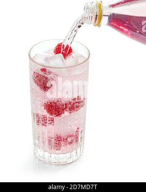 Pink Softdrink in Glas gießen Stockfoto