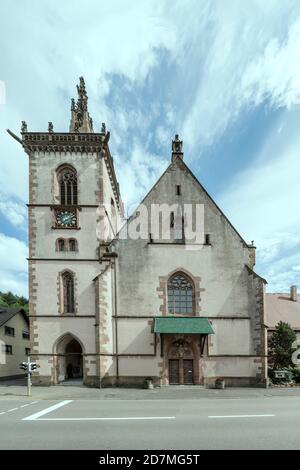 Fassade der Wallfahrtskirche Gotische Kirche Maria Kronung, in hellem Licht in Lautenbach, Schwarzwald, Baden Wuttenberg, Deutschland erschossen Stockfoto