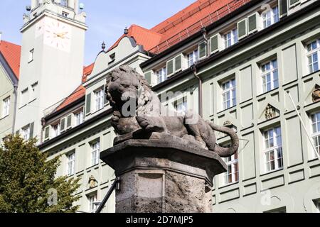 Lion vor dem Polizeipräsidium in München, Central Stockfoto