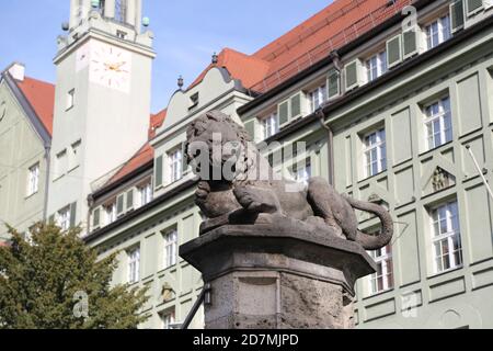 Lion vor dem Polizeipräsidium in München, Central Stockfoto