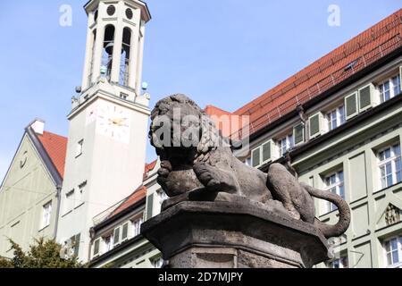 Lion vor dem Polizeipräsidium in München, Central Stockfoto