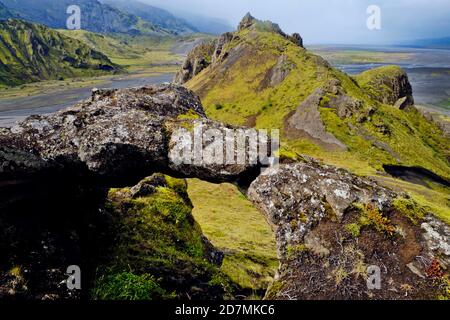 Thórsmörk ist ein Bergrücken in Island, der nach dem nordischen gott Thor (Þór) benannt wurde. Es liegt im Süden Islands zwischen den Gletschern. Stockfoto