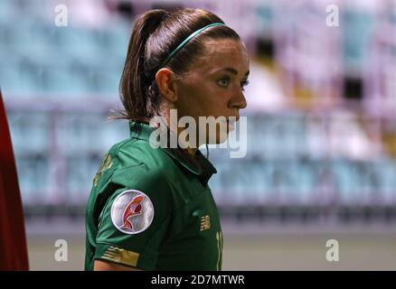 KIEW, UKRAINE - 23. OKTOBER 2020: UEFA Womens EURO 2022 Qualifikationsspiel Ukraine gegen Irland in der Obolon Arena in Kiew. Katie McCabe (#11, IRL) Stockfoto