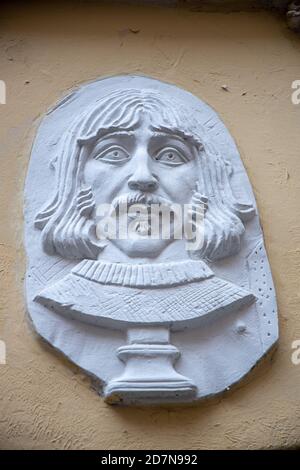 Sankt Petersburg, Russland - 23. Oktober 2020: John Lennon Street, Straße den Beatles gewidmet, modernes Denkmal. Art-Center 'Puschkinskaja 10' Stockfoto