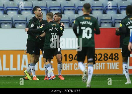 WIGAN, ENGLAND. 24. OKTOBER Plymouths Ryan Hardie feiert seinen 1-0. Platz im Sky Bet League 1 Spiel zwischen Wigan Athletic und Plymouth Argyle am Samstag, 24. Oktober 2020 im DW Stadium, Wigan. (Kredit: Chris Donnelly, MI News) Kredit: MI Nachrichten & Sport /Alamy Live Nachrichten Stockfoto