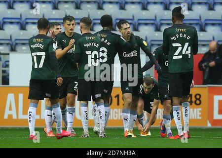 WIGAN, ENGLAND. 24. OKTOBER Plymouths Ryan Hardie feiert seinen 1-0. Platz im Sky Bet League 1 Spiel zwischen Wigan Athletic und Plymouth Argyle am Samstag, 24. Oktober 2020 im DW Stadium, Wigan. (Kredit: Chris Donnelly, MI News) Kredit: MI Nachrichten & Sport /Alamy Live Nachrichten Stockfoto