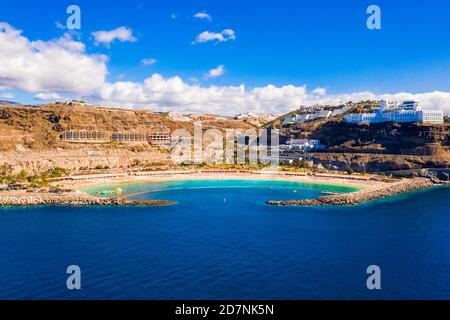 Luftaufnahme des Strandes von Amadores auf der Insel Gran Canaria In Spanien Stockfoto