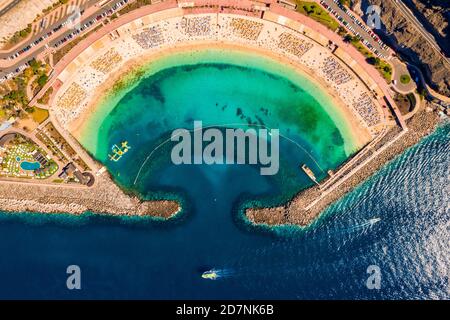 Luftaufnahme des Strandes von Amadores auf der Insel Gran Canaria In Spanien Stockfoto